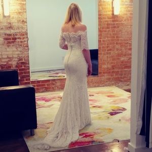 lace wedding dress